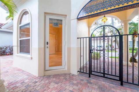 Villa ou maison à vendre à Hollywood, Floride: 4 chambres, 355.17 m2 № 1957993 - photo 7