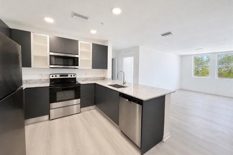 Copropriété à louer à Orlando, Floride: 2 chambres, 95.04 m2 № 2218150 - photo 2