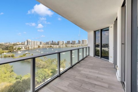 Condo à North Miami Beach, Floride, 3 chambres  № 2080037