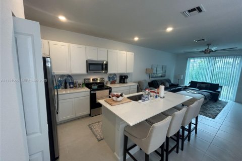 Villa ou maison à louer à Port St. Lucie, Floride: 3 chambres, 151.62 m2 № 1990524 - photo 2