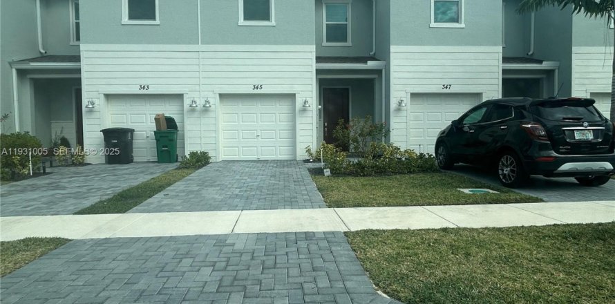 Villa ou maison à Port St. Lucie, Floride 3 chambres, 151.62 m2 № 1990524