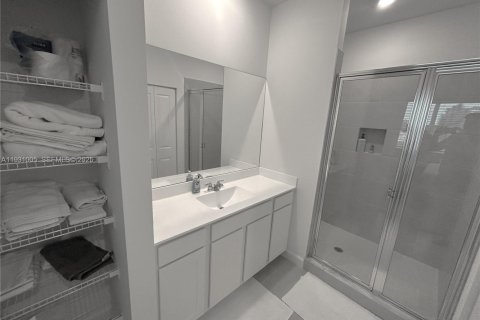 Villa ou maison à louer à Port St. Lucie, Floride: 3 chambres, 151.62 m2 № 1990524 - photo 8