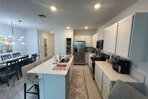 Villa ou maison à louer à Port St. Lucie, Floride: 3 chambres, 151.62 m2 № 1990524 - photo 3