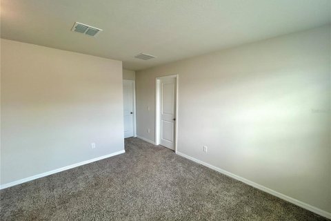 Villa ou maison à louer à Zephyrhills, Floride: 3 chambres, 182.46 m2 № 2100925 - photo 12