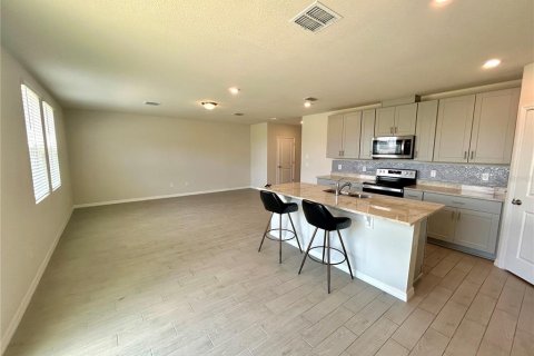 Villa ou maison à louer à Zephyrhills, Floride: 3 chambres, 182.46 m2 № 2100925 - photo 4