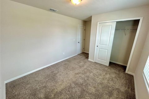 Villa ou maison à louer à Zephyrhills, Floride: 3 chambres, 182.46 m2 № 2100925 - photo 17