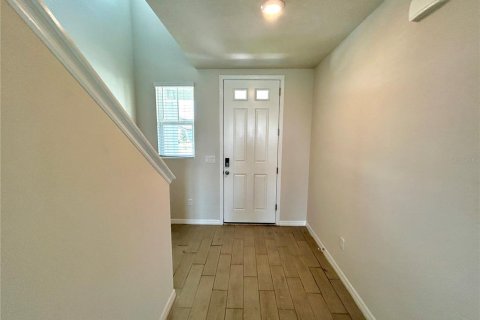 Villa ou maison à louer à Zephyrhills, Floride: 3 chambres, 182.46 m2 № 2100925 - photo 2