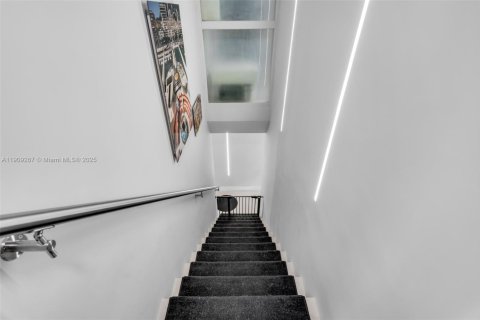 Copropriété à vendre à Miami Beach, Floride: 2 chambres, 157.93 m2 № 1967663 - photo 17