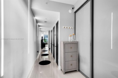 Copropriété à vendre à Miami Beach, Floride: 2 chambres, 157.93 m2 № 1967663 - photo 11