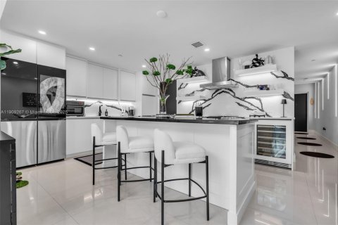 Copropriété à vendre à Miami Beach, Floride: 2 chambres, 157.93 m2 № 1967663 - photo 7