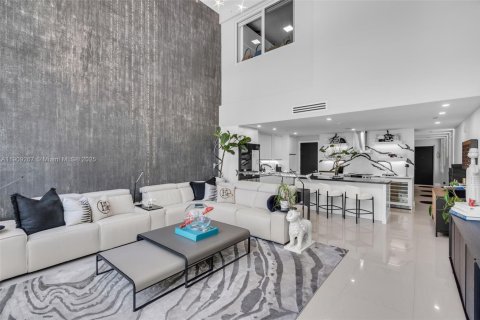 Copropriété à vendre à Miami Beach, Floride: 2 chambres, 157.93 m2 № 1967663 - photo 1