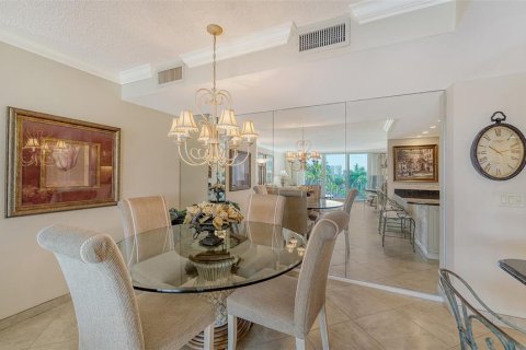Condo in Sarasota, Florida, 2 bedrooms  № 1719078 - photo 9