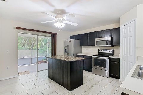 House in Winter Haven, Florida 4 bedrooms, 195.19 sq.m. № 1902851 - photo 8