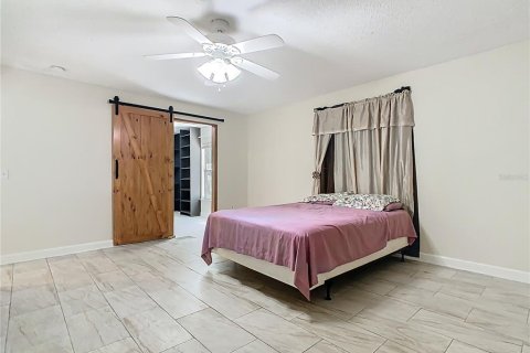 House in Winter Haven, Florida 4 bedrooms, 195.19 sq.m. № 1902851 - photo 14