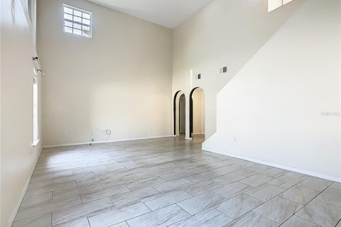House in Winter Haven, Florida 4 bedrooms, 195.19 sq.m. № 1902851 - photo 5