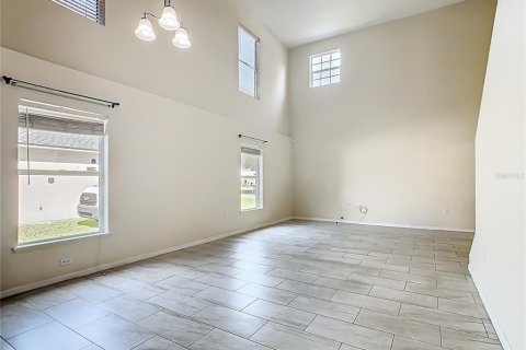 House in Winter Haven, Florida 4 bedrooms, 195.19 sq.m. № 1902851 - photo 6