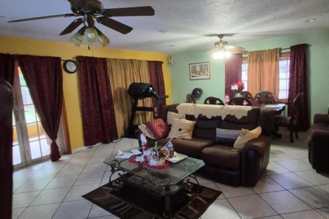 House in Hollywood, Florida 3 bedrooms, 166.48 sq.m. № 2240843 - photo 6