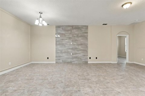 House in Orlando, Florida 4 bedrooms, 181.81 sq.m. № 2413900 - photo 5