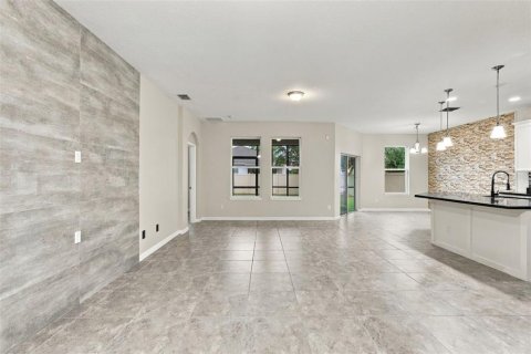 House in Orlando, Florida 4 bedrooms, 181.81 sq.m. № 2413900 - photo 7
