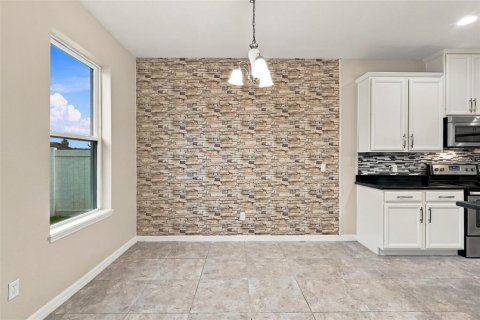 House in Orlando, Florida 4 bedrooms, 181.81 sq.m. № 2413900 - photo 16