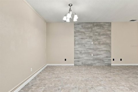 House in Orlando, Florida 4 bedrooms, 181.81 sq.m. № 2413900 - photo 9