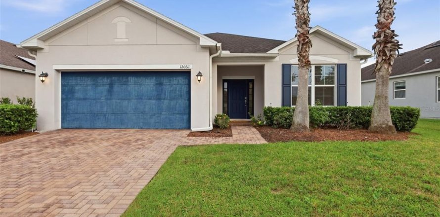 House in Orlando, Florida 4 bedrooms, 181.81 sq.m. № 2413900