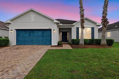 House in Orlando, Florida 4 bedrooms, 181.81 sq.m. № 2413900 - photo 2