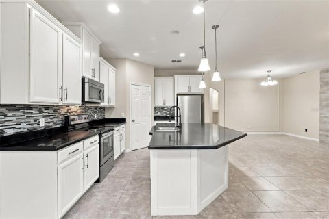 House in Orlando, Florida 4 bedrooms, 181.81 sq.m. № 2413900 - photo 17