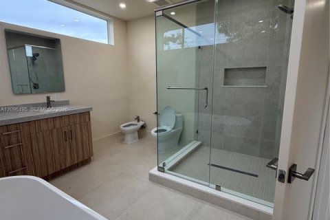 Villa ou maison à louer à Miami, Floride: 5 chambres № 2390148 - photo 19