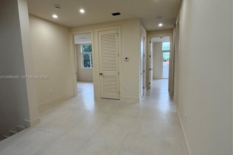Villa ou maison à louer à Miami, Floride: 5 chambres № 2390148 - photo 23