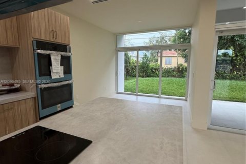 Villa ou maison à louer à Miami, Floride: 5 chambres № 2390148 - photo 10