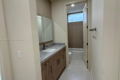 Villa ou maison à louer à Miami, Floride: 5 chambres № 2390148 - photo 29