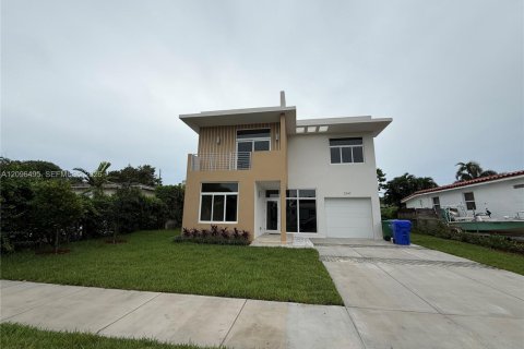 Villa ou maison à louer à Miami, Floride: 5 chambres № 2390148 - photo 2