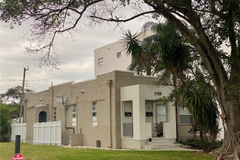 Immobilier commercial à vendre à Hollywood, Floride № 2017292 - photo 19