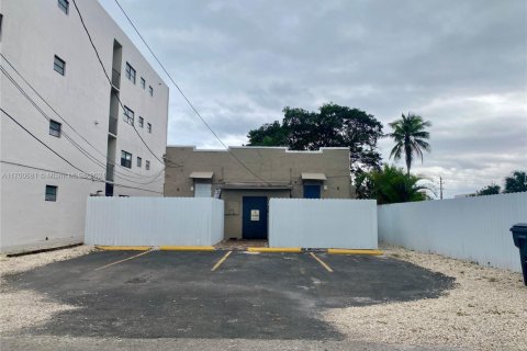 Immobilier commercial à vendre à Hollywood, Floride № 2017292 - photo 29