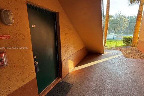 Copropriété à louer à Plantation, Floride: 2 chambres, 86.03 m2 № 1999506 - photo 2