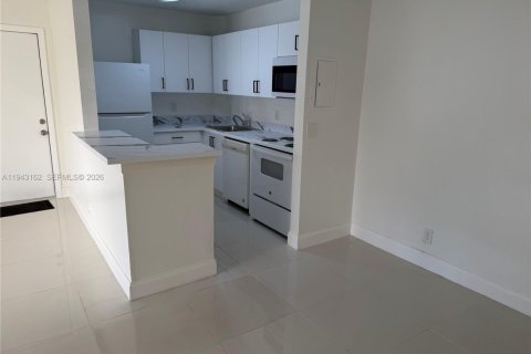 Copropriété à louer à Plantation, Floride: 2 chambres, 86.03 m2 № 1999506 - photo 8