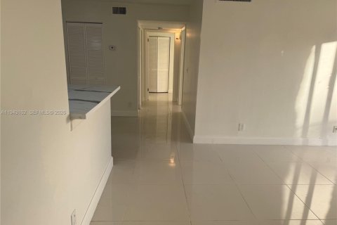 Copropriété à louer à Plantation, Floride: 2 chambres, 86.03 m2 № 1999506 - photo 6