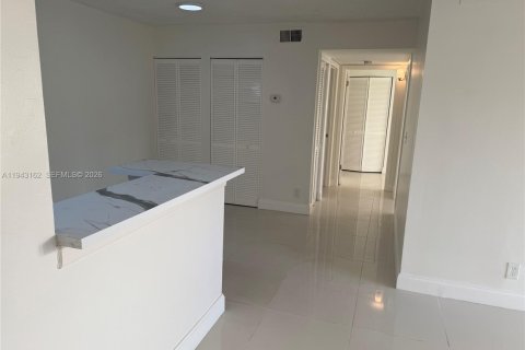 Copropriété à louer à Plantation, Floride: 2 chambres, 86.03 m2 № 1999506 - photo 14