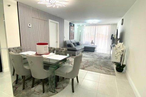 Купить кондоминиум в Санни-Айлс-Бич, Флорида 2 спальни, 114.46м2, № 2020011 - фото 18