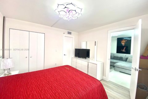 Купить кондоминиум в Санни-Айлс-Бич, Флорида 2 спальни, 114.46м2, № 2020011 - фото 9