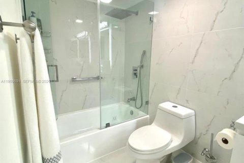 Купить кондоминиум в Санни-Айлс-Бич, Флорида 2 спальни, 114.46м2, № 2020011 - фото 15