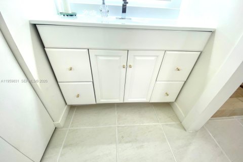 Купить кондоминиум в Санни-Айлс-Бич, Флорида 2 спальни, 114.46м2, № 2020011 - фото 23