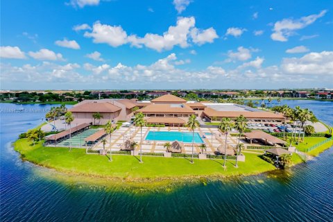 Condo in Pembroke Pines, Florida, 1 bedroom  № 1944114 - photo 30