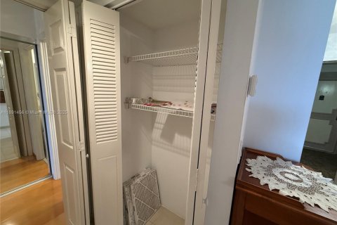 Купить кондоминиум в Авентура, Флорида 1 спальня, 82.4м2, № 2013352 - фото 16