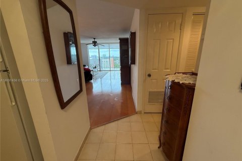 Купить кондоминиум в Авентура, Флорида 1 спальня, 82.4м2, № 2013352 - фото 8