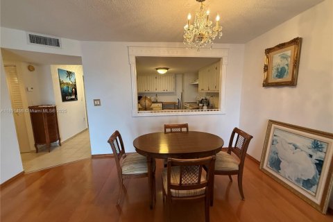 Купить кондоминиум в Авентура, Флорида 1 спальня, 82.4м2, № 2013352 - фото 21