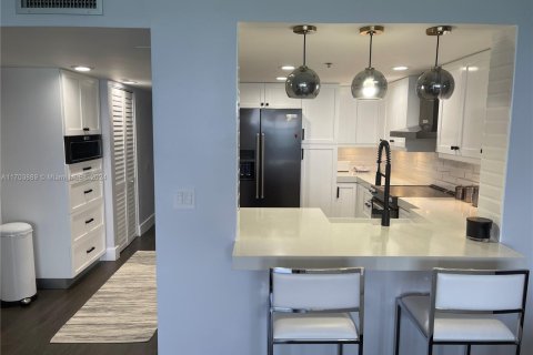 Condominio en alquiler en Miami Beach, Florida, 2 dormitorios, 96.06 m2 № 1978009 - foto 3