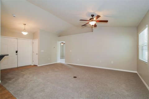 House in Winter Haven, Florida 3 bedrooms, 140.56 sq.m. № 1846587 - photo 4