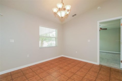 House in Winter Haven, Florida 3 bedrooms, 140.56 sq.m. № 1846587 - photo 5